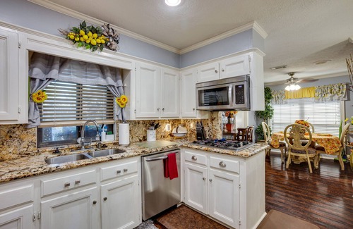 Briarcrest Estates House | Inviting Bryan Vacation Rental with Pool & Family-Friendly Perks