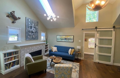 Sunnyside House | Family-Friendly Bungalow in Sunnyside Awaits Your Stay