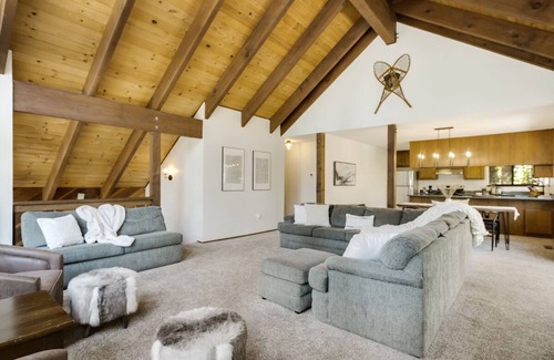 Kingswood Estates Cabin | Family-Friendly Cabin Minutes to Northstar & the Lake