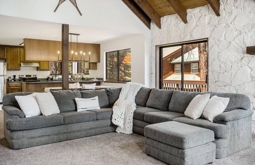 Kingswood Estates Cabin | Family-Friendly Cabin Minutes to Northstar & the Lake