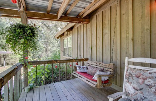 Pearcy Cabin | Relaxing Cabin Retreat on 18 Acres with Spa Services