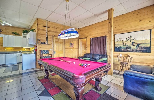 Albany Cabin | Relaxing Cabin Retreat on Dale Hollow Lake with Hot Tub
