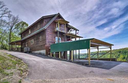 Albany House | Relaxing Cabin on Dale Hollow Lake with Inviting Hot Tub