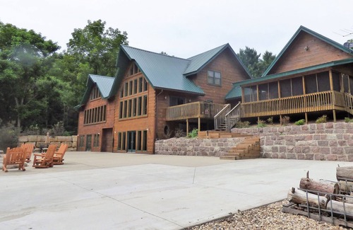 Muscoda House | Idyllic Cabin Retreat on the Scenic Wisconsin River