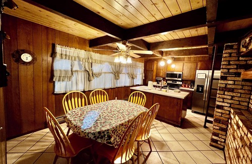 Strawberry Cabin | Cozy Cabin Retreat - Minutes from Pinecrest & Dodgeridge