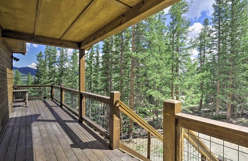 Michigan Hill Cabin | Inviting Cabin with Scenic Views & Deck Near Jefferson Lake