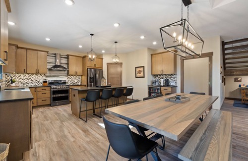 Lead Cabin | Pet-Friendly Cabin with Hot Tub, Wifi & Trail Access