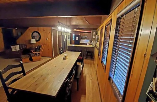 Packwood House | Cozy Cabin with Hot Tub Near Mt. Rainier – Rated 10/10