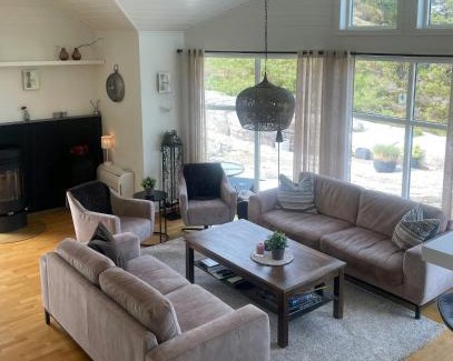Gulen Municipality House | Spacious Cabin With Sognefjord Views