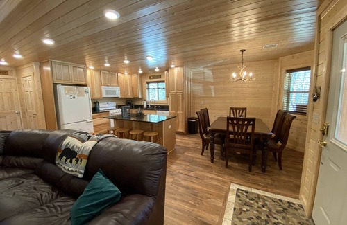 Island Park Cabin | New Cabin Retreat with Hot Tub, Steps from the River