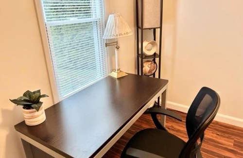 Monroeville Apartment | Top-Rated Cape Cod Retreat in Monroeville with Kitchen