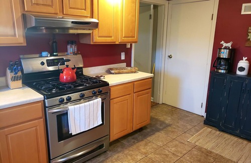 South Bend House | Ideal Cape Cod Retreat - Minutes from Notre Dame