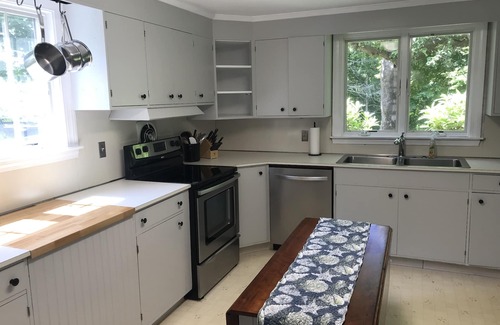 West Barnstable House | Cozy Cape Home near Barnstable Village with Ocean Views