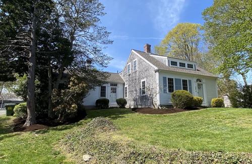 West Barnstable House | Cozy Cape Home near Barnstable Village with Ocean Views