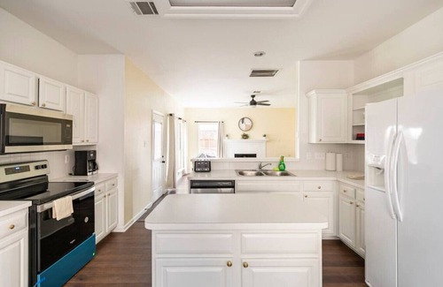 North Central Carrollton House | Spacious Carrolton Home Perfect for Large Group Getaways
