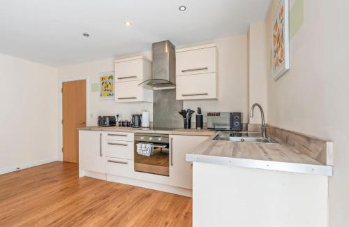 Leicester City Centre Apartment | Spacious, Central, Ground Floor, Sleeps 7