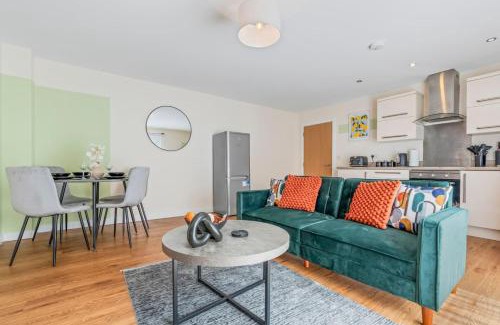 Leicester City Centre Apartment | Spacious, Central, Ground Floor, Sleeps 7