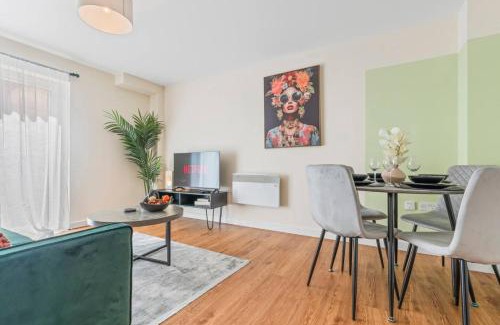 Leicester City Centre Apartment | Spacious, Central, Ground Floor, Sleeps 7