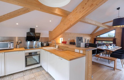 Crest-Voland Ski Chalet | Spacious chalet for 10 in Crest-Voland with panoramic views
