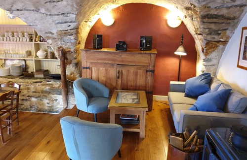 Villard-Reculas Ski Chalet | Beautiful Outdoor Chalet with Pool and Ocean View Amenities