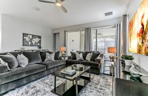 Four Corners House | Elegant House on Solara Resort with Pool & Spa Amenities