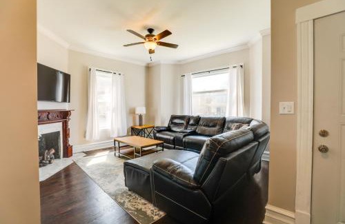 South Austin Apartment | Family-Friendly Chicago Condo with Deck Near Downtown
