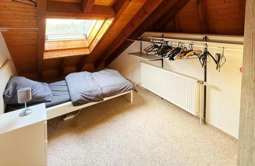 Rembrucken Apartment | Spacious City Apartment with Terrace in Heusenstamm