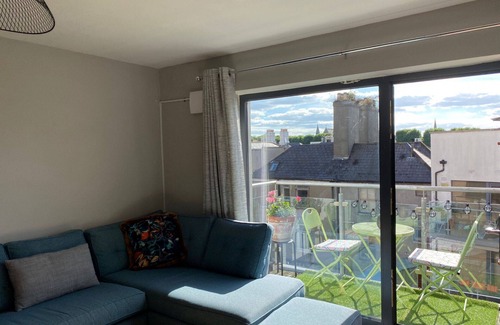 Portobello Apartment | Prime City Centre Apartment with Kitchen & Wheelchair Access