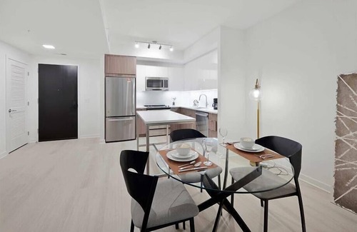 NoMa Hotel | Bright & Welcoming Hotel with Business Center near Capitol Hill