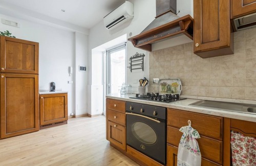 Aci Trezza Apartment | Spacious Coastal Apartment in Aci Castello
