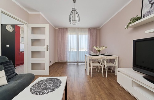 Psie Pole Apartment | Bright & Colorful Apartment with Great Amenities Await