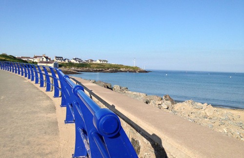 Trearddur Bay House | Cozy Retreat 200m from Trearddur Bay Beach with Pool