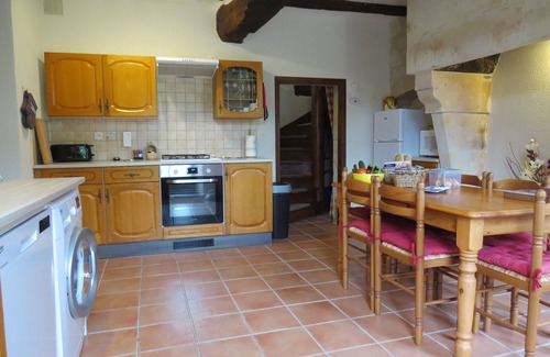 Mouliherne Cottage | Spacious, comfortable 4 star 3-bedroom dog-friendly gite in woodland location