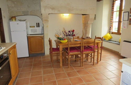 Mouliherne Cottage | Spacious, comfortable 4 star 3-bedroom dog-friendly gite in woodland location