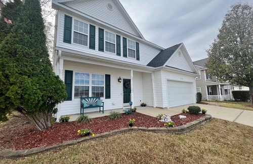 Southeast Raleigh House | Family-Friendly Retreat in a Quiet Neighborhood