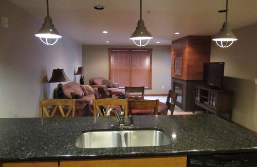 Kellogg Condo | Guest Rated 9.8: Condo with Balcony, Hot Tub & Spa Amenities