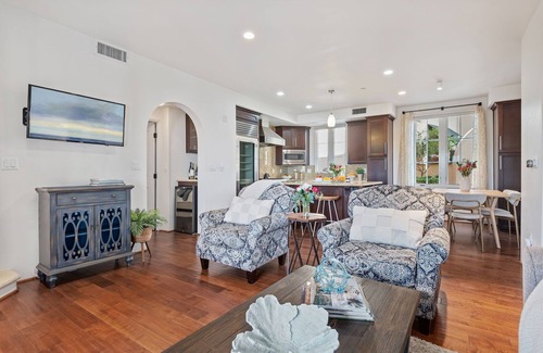 Laguna Condo | Modern Condo in Premier Downtown Location - Guest Rated 9/10