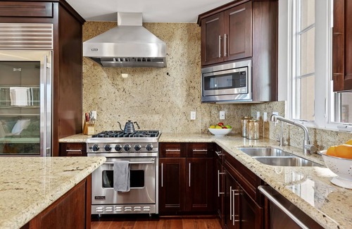 Laguna Condo | Modern Condo in Premier Downtown Location - Guest Rated 9/10