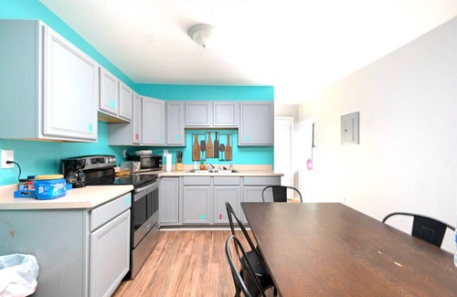 Denver Heights Apartment | Convenient Condo Near ATT with Pet-Friendly Amenities