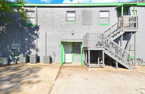 Denver Heights Apartment | Convenient Condo Near ATT with Pet-Friendly Amenities