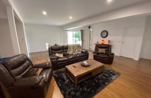 Kingston Apartment | Modern Retreat with Scenic Views & Family-Friendly Amenities