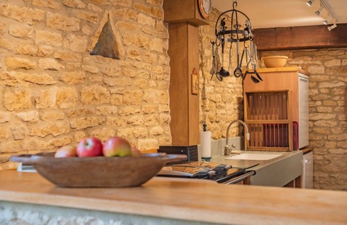 Broadwell Cottage | Charming Converted Barn Retreat in the Cotswolds - Bunt Barn