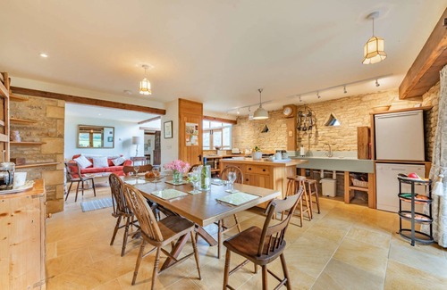 Broadwell Cottage | Charming Converted Barn Retreat in the Cotswolds - Bunt Barn
