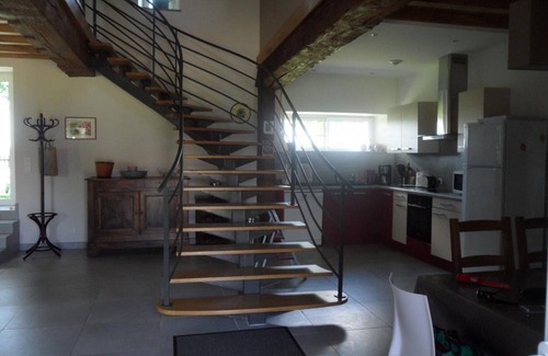 Chirat-l'Eglise Cottage | Spacious Gite Chirat-l'Église with Kitchen for 8 Guests
