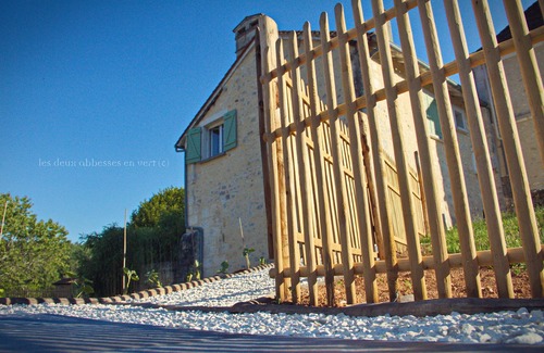 Mareuil en Perigord House | Delightful 3-Bed Cottage with Pool & Arabian Horses