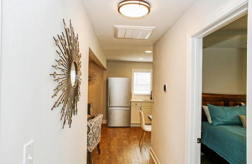 Huntersville House | Family-Friendly Cottage Near Scenic Lakes with Pet Access