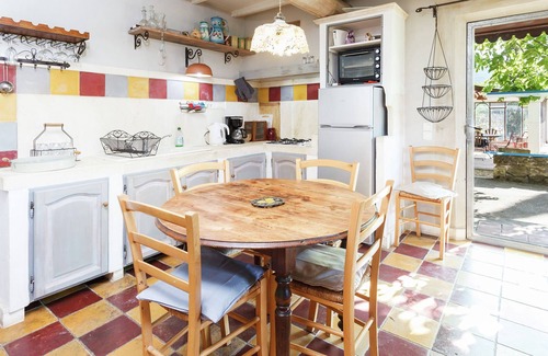 Oppede Cottage | Inviting Cottage in Oppede with Pool and Pet-Friendly Perks