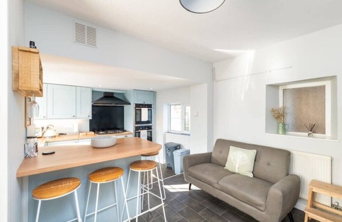 North Buckland House | Pet-Friendly Cottage with Ocean View near Saunton Sands