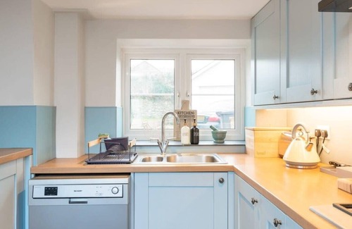North Buckland House | Pet-Friendly Cottage with Ocean View near Saunton Sands