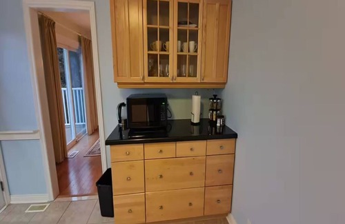 Halton Regional Municipality House | Spacious cottage retreat minutes from popular trails, restaurants and shopping.